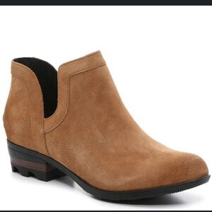 SOREL LOLA SUEDE CHELSEA PULL ON BOOTIE LUG SOLE TAN SIZE 9.5 EUC